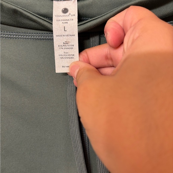 Yogalicious  Green Flared Leggings - Picture 3 of 3